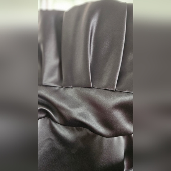 Strapless formal dress. - Picture 5 of 9